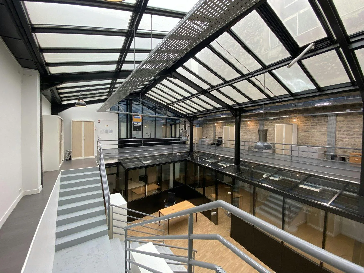 435 sqm Atypical Commercial Space in Paris 10th Arrondissement — 3