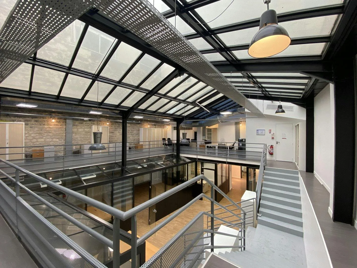 435 sqm Atypical Commercial Space in Paris 10th Arrondissement — 4