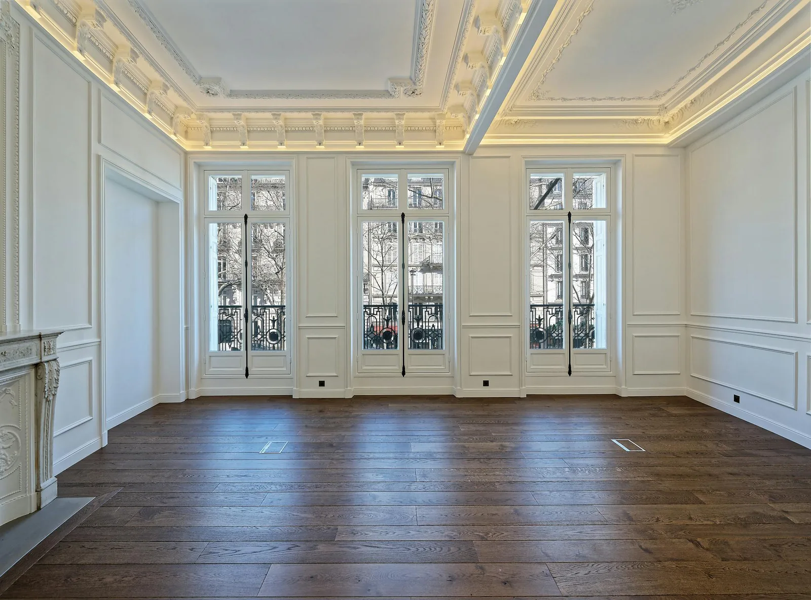 440 sqm Showroom on Avenue Marceau in Paris — 4
