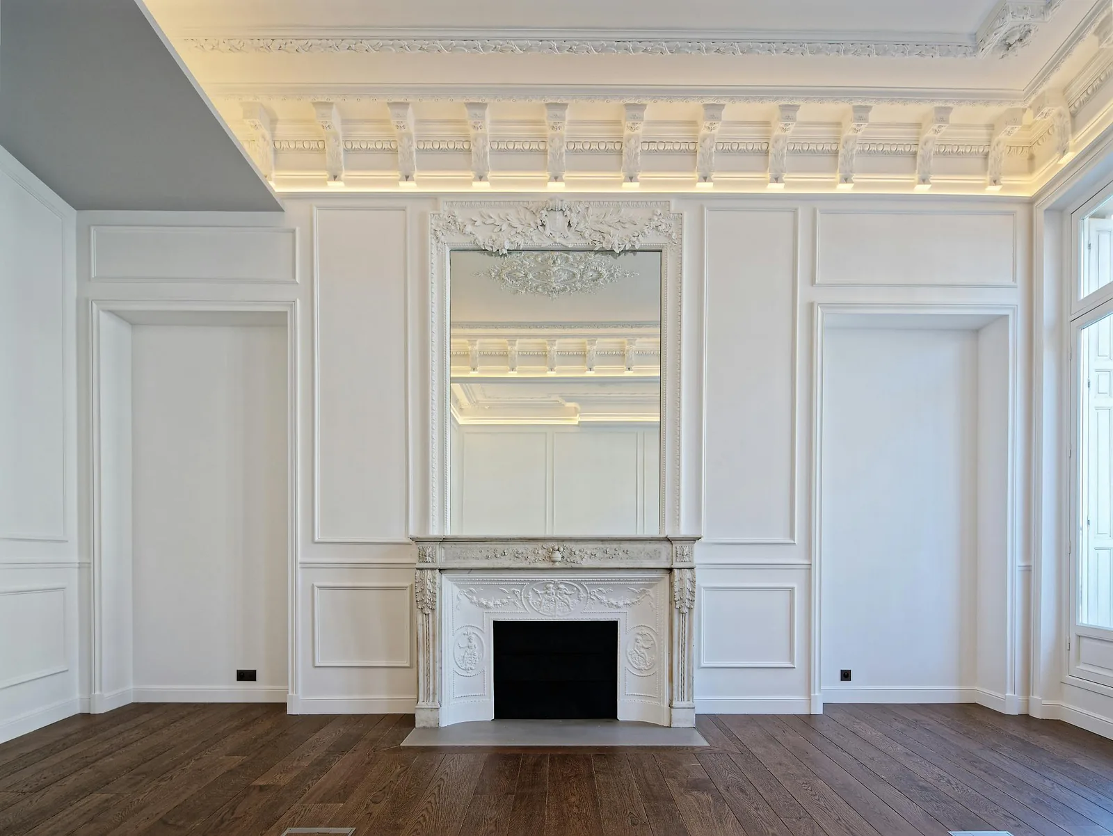 440 sqm Showroom on Avenue Marceau in Paris — 5