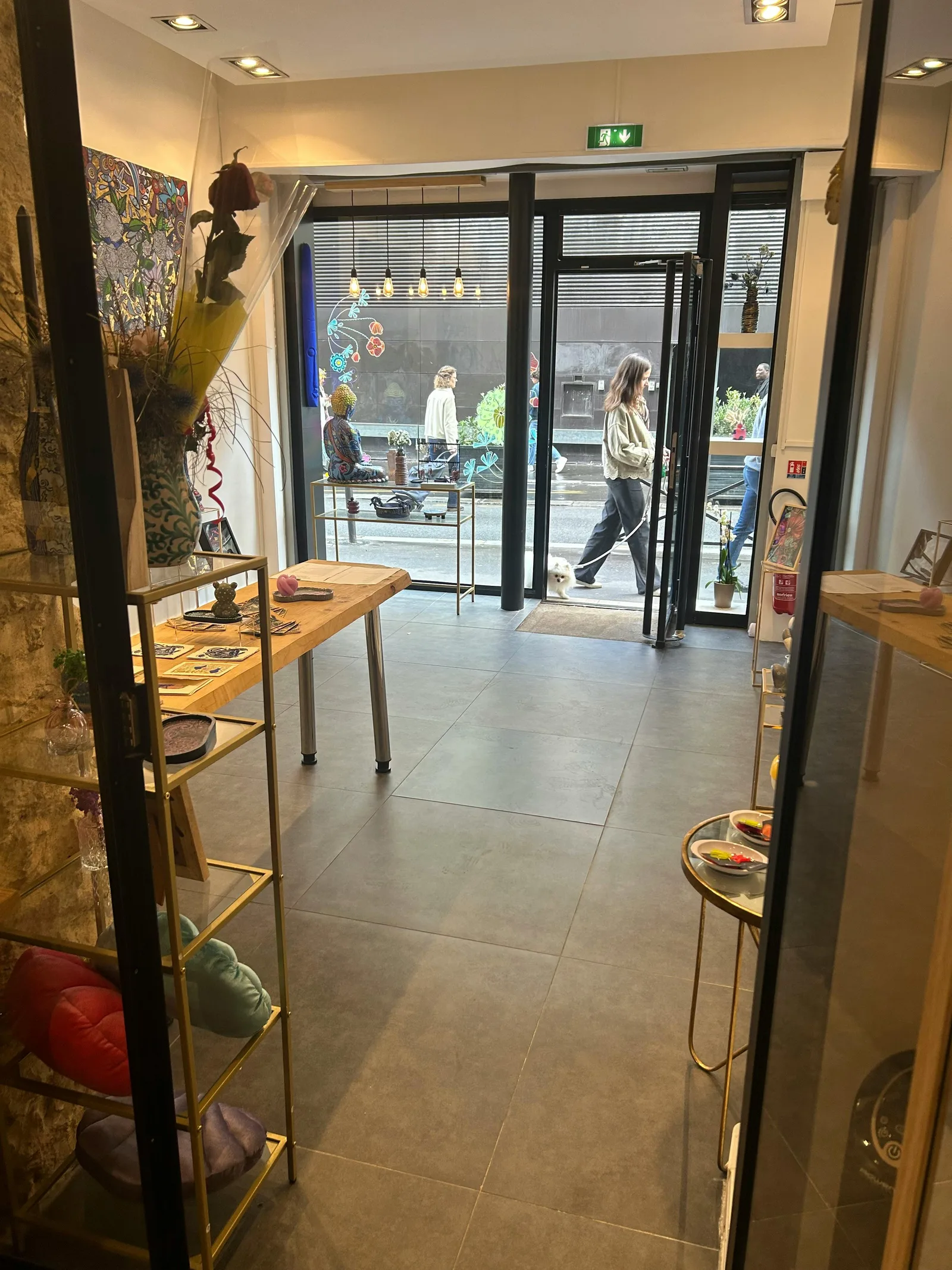 45 sqm Retail and Event Space on Rue des Belles Feuilles