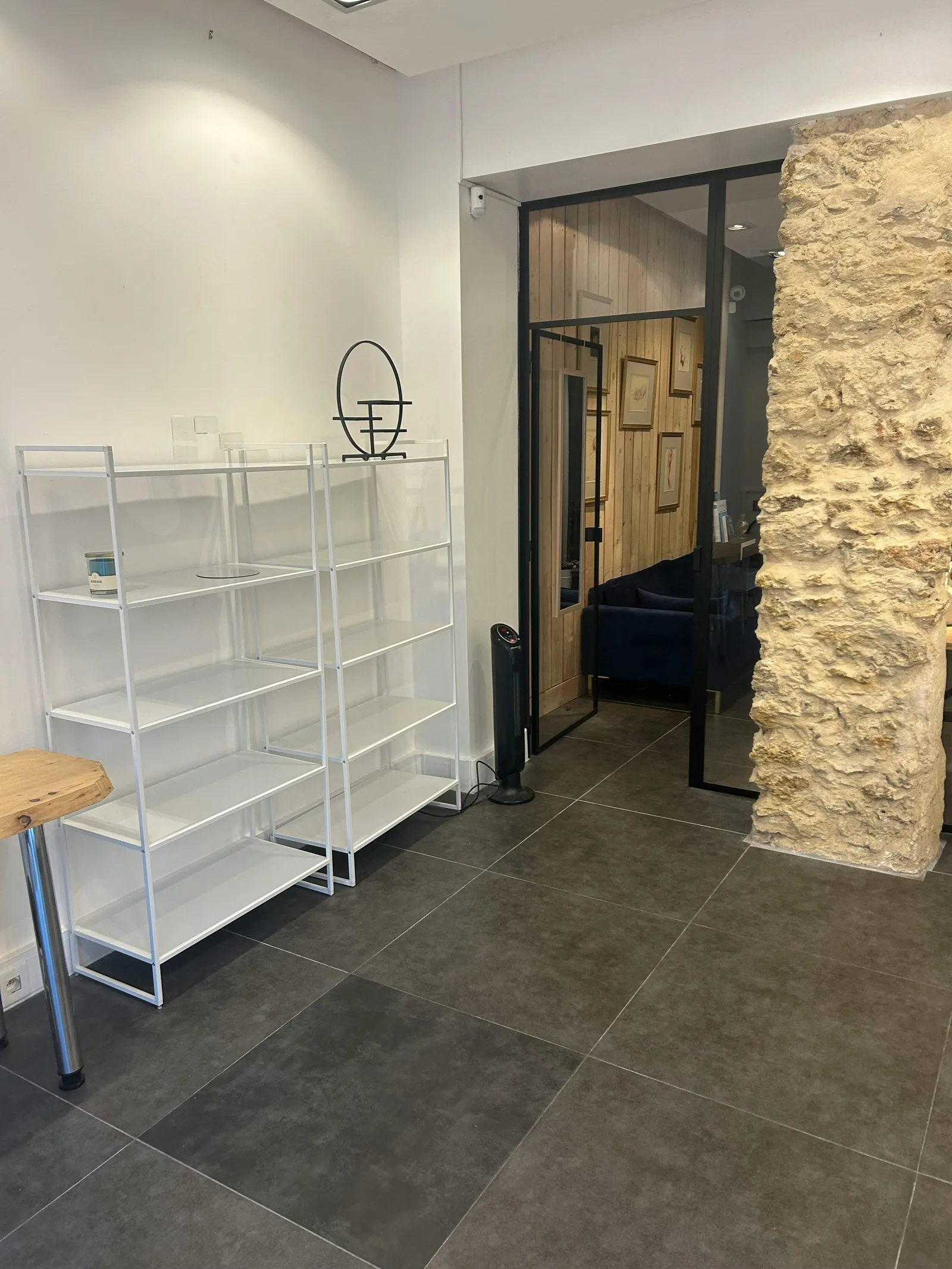 45 sqm Retail and Event Space on Rue des Belles Feuilles — 3
