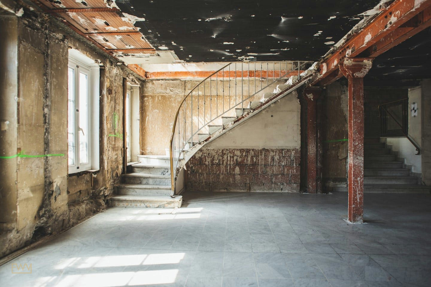 5,500 sqm Raw Industrial Space in Paris 18th arrondissement, showroom presentation, pop-up rental, interior view