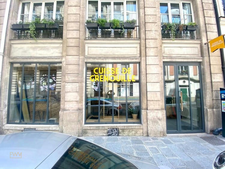 50 sqm Boutique on Rue Froissart, Paris, pop up store