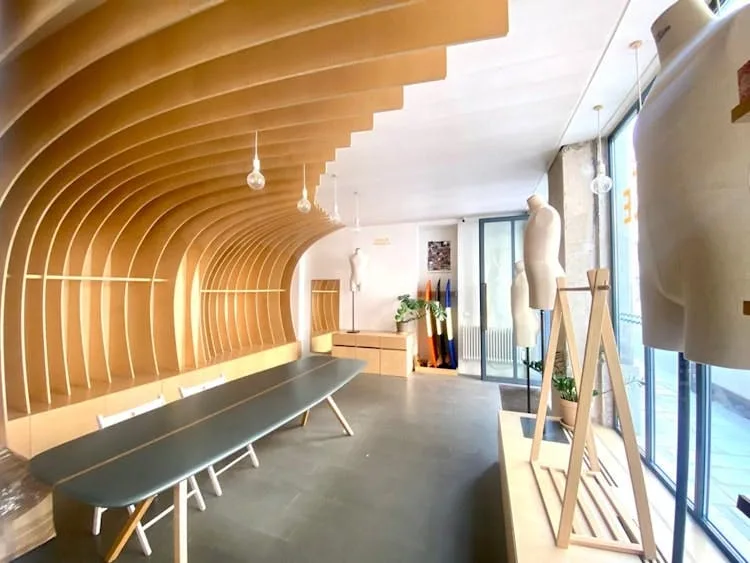 50 sqm Boutique on Rue Froissart, Paris — 2