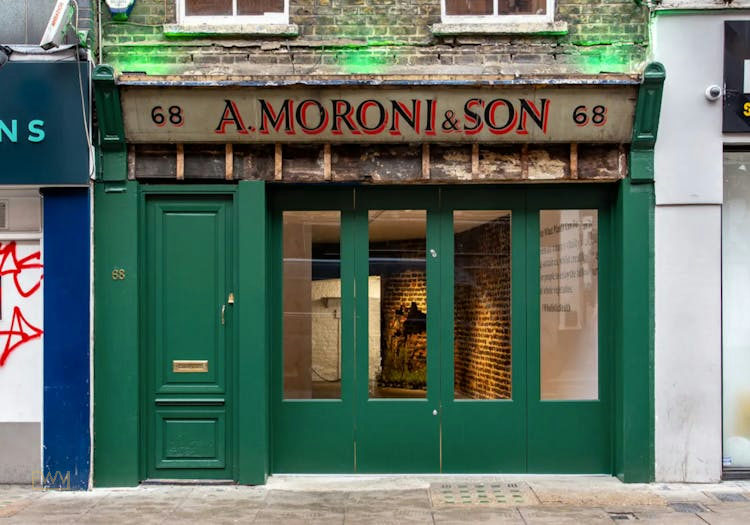 50 sqm Pop Up Retail Space on Old Compton Street, Soho, pop up store in London