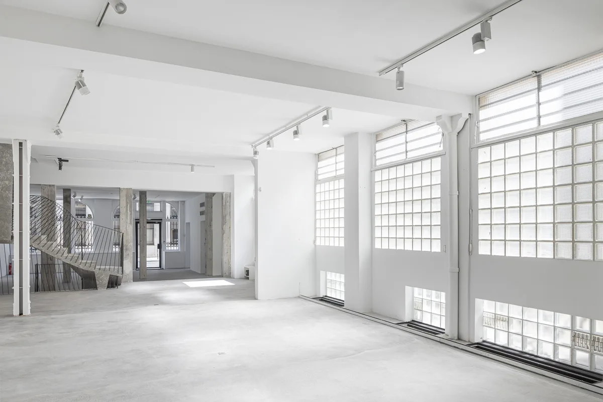 500m² Multi-Level Gallery Space in Le Marais, art exhibition, pop-up rental in Paris, interior view