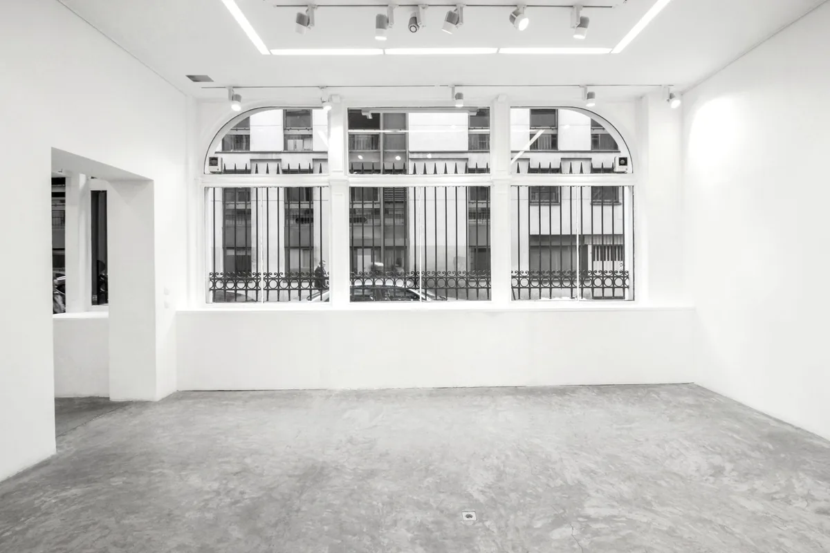 500m² Multi-Level Gallery Space in Le Marais, art exhibition, pop-up rental in Paris, second interior view