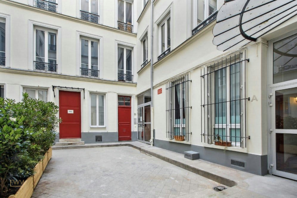 515 sqm Office Space on Rue du Temple, Paris, workshop, pop-up rental