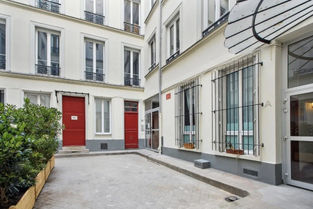 515 sqm Office Space on Rue du Temple, Paris