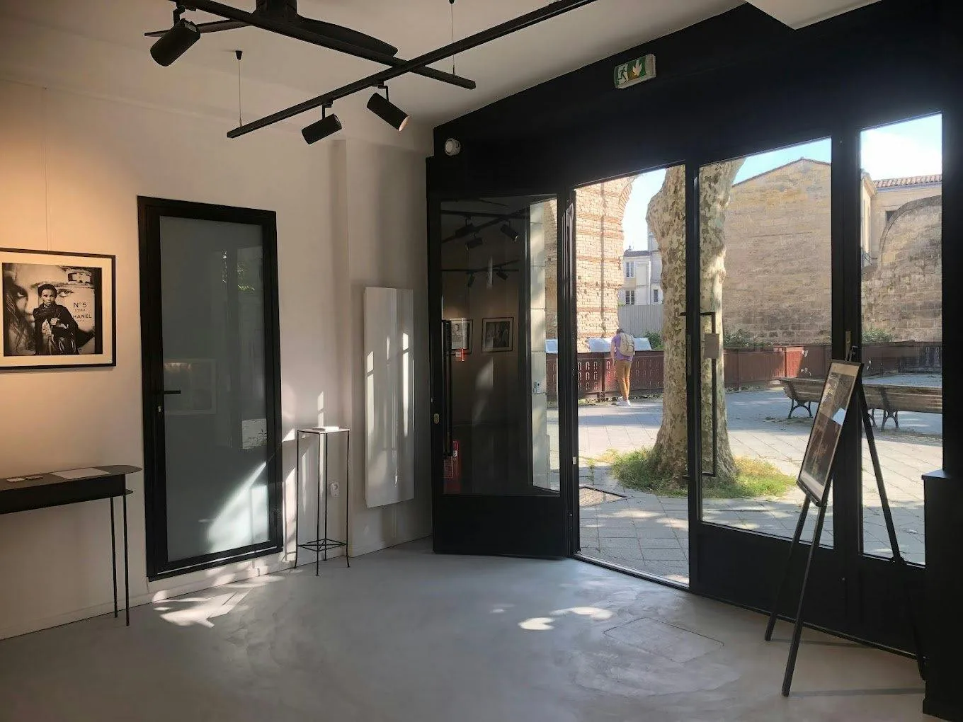 53 sqm Retail and Gallery Space on Place du Palais Gallien — 2