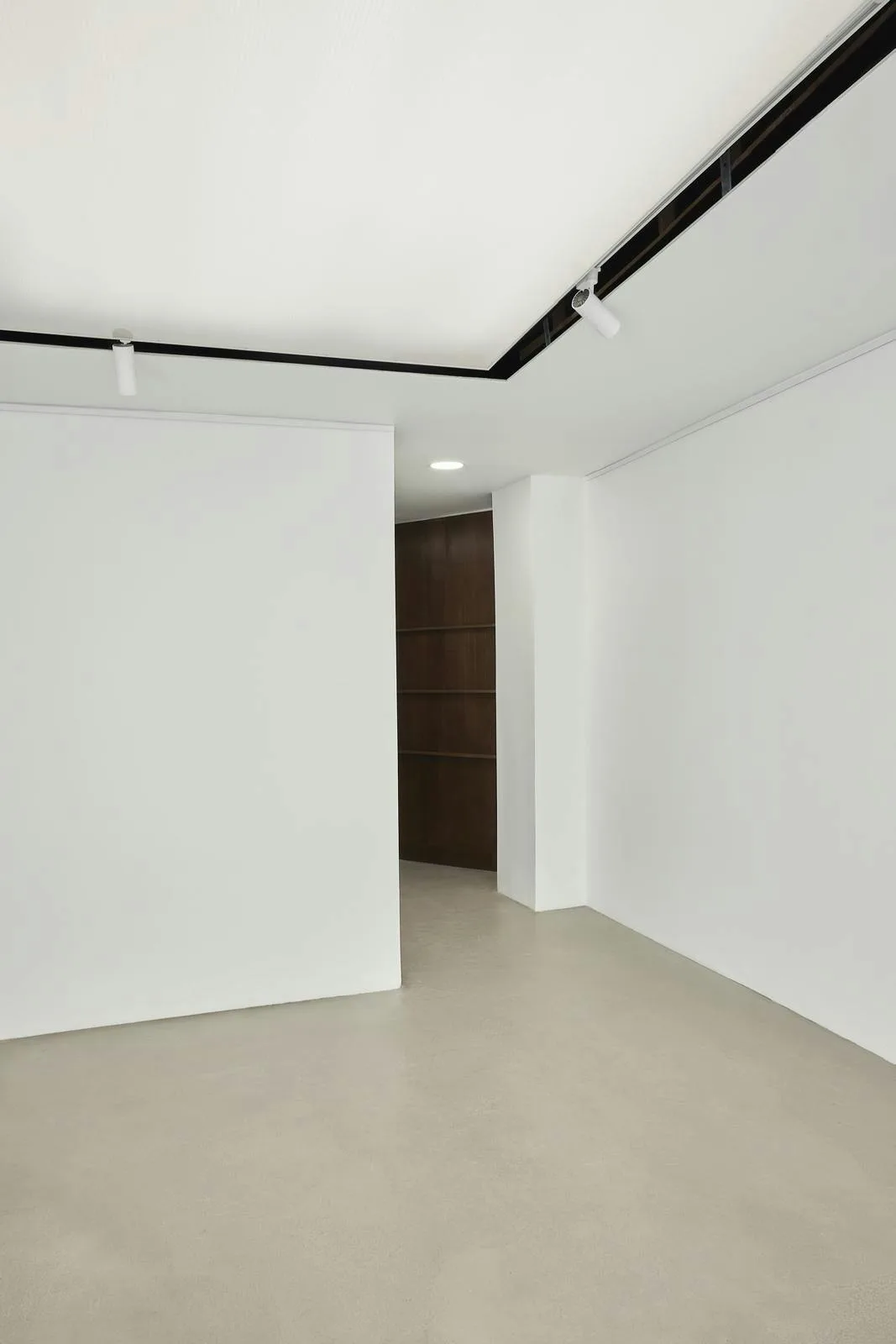 55 sqm Boutique and Showroom on Rue Commines, Paris — 4