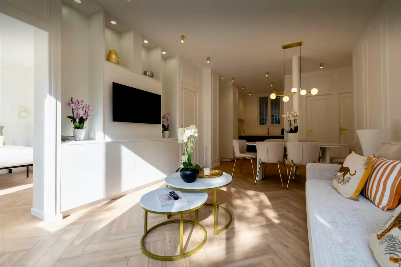 70 sqm Designer Showroom and Office on Boulevard Sébastopol — 2