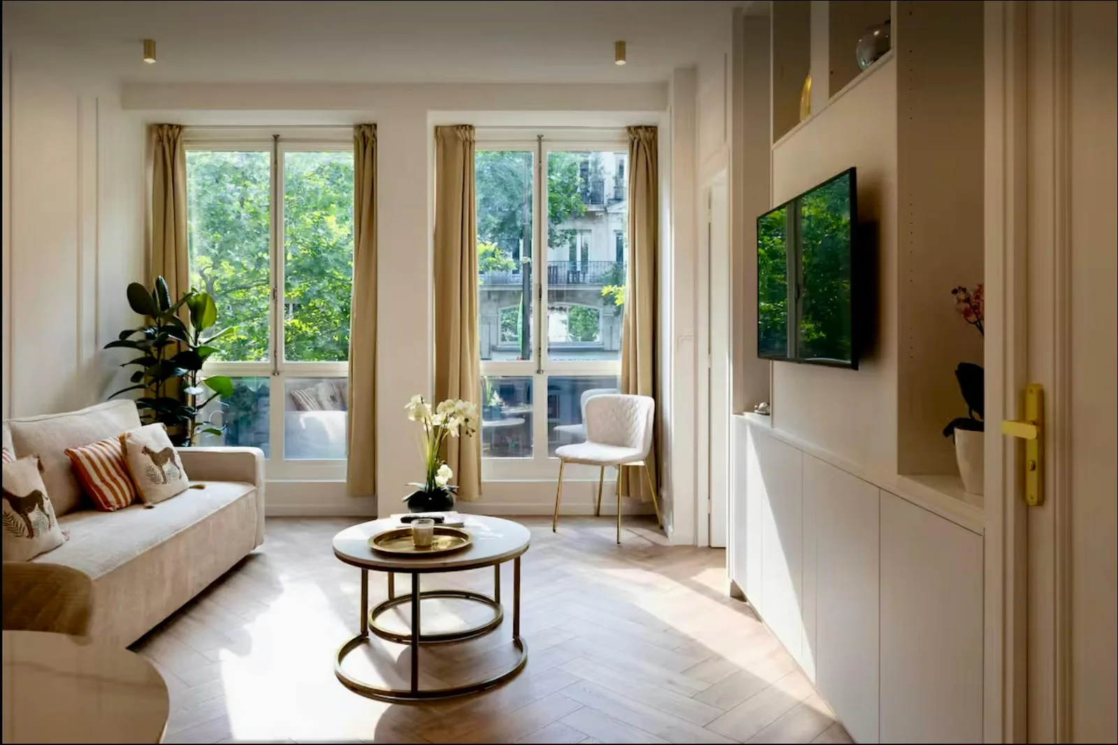 70 sqm Designer Showroom and Office on Boulevard Sébastopol — 3