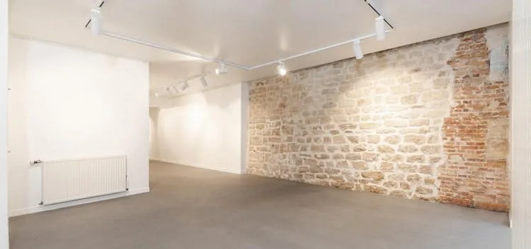70 sqm Gallery and Showroom on Rue de Turenne, Paris — 2