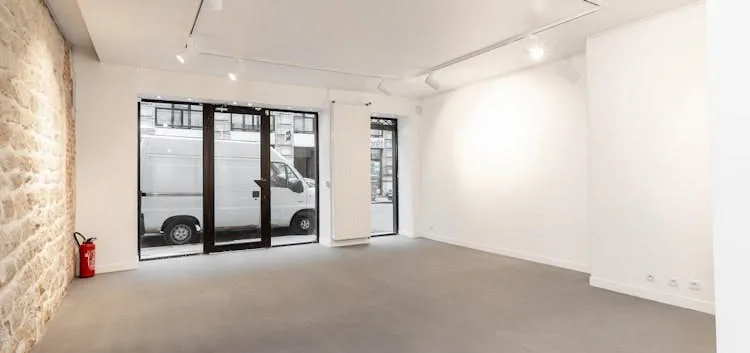 70 sqm Gallery and Showroom on Rue de Turenne, Paris — 5