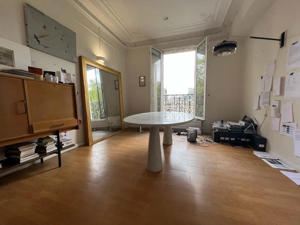 74 sqm Multipurpose Office Apartment at 4 Place Saint-Michel — 4