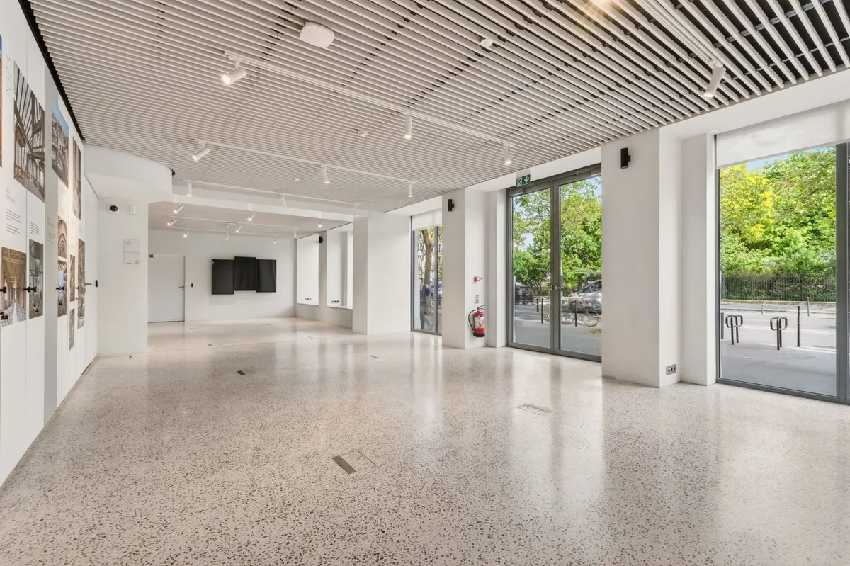 76 m² Exhibition Space or Store in Châtelet, pop up store in Paris