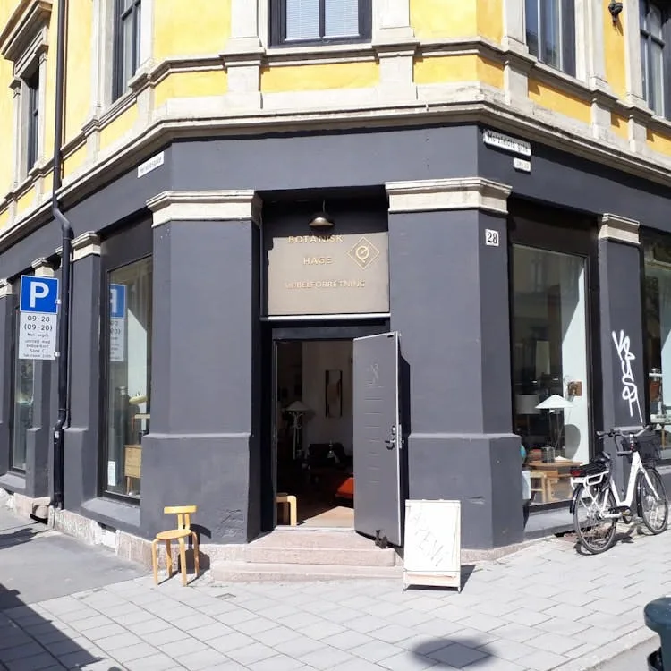 77 sqm Corner Showroom and Pop-up Space in Oslo