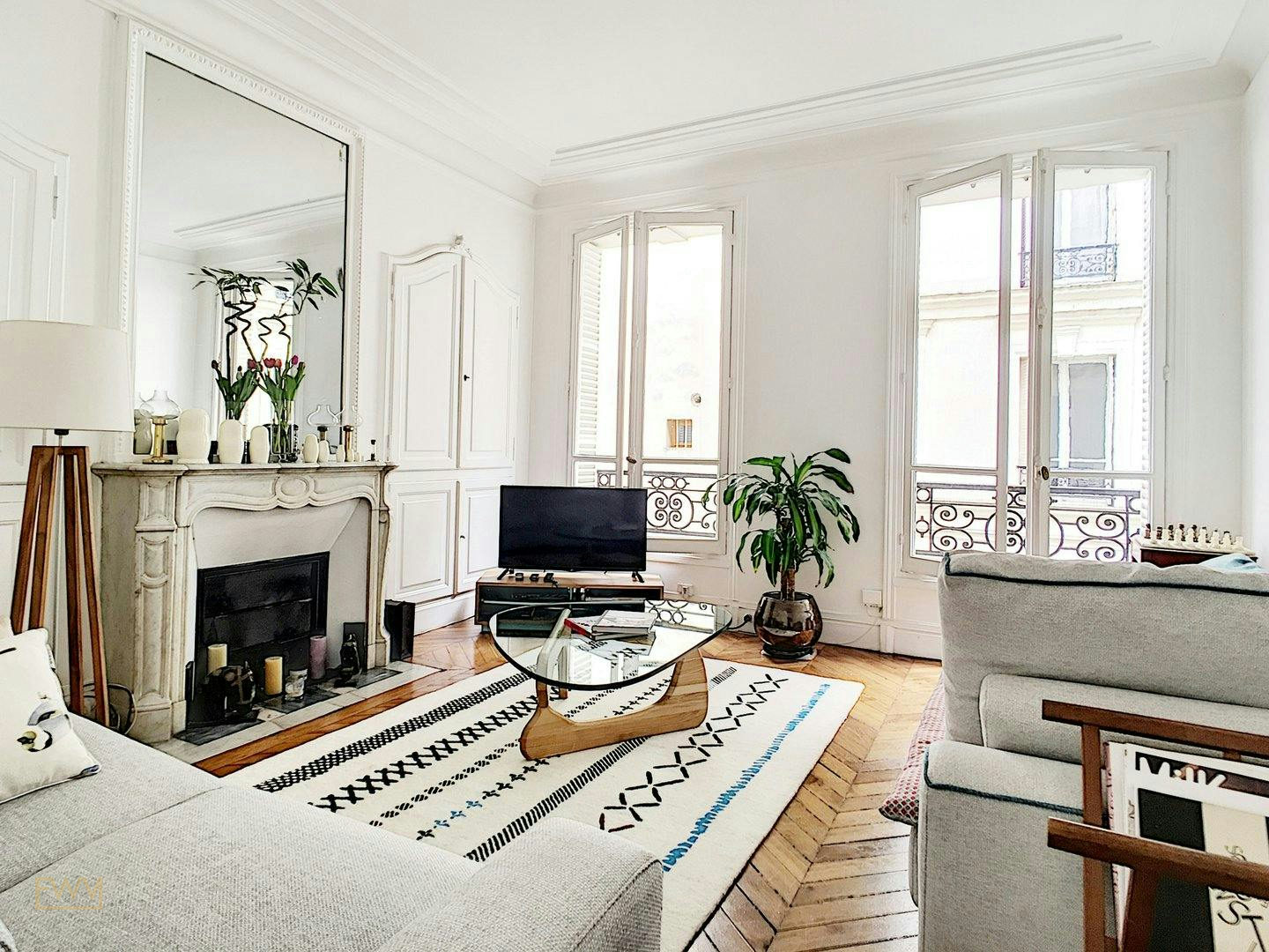 80 sqm Commercial Loft on Rue Saint-Honoré, Paris, pop up store