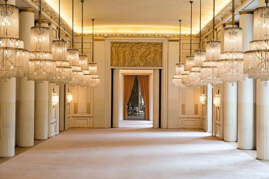 812 sqm Unique Showroom and Event Space in Paris 8th — 3