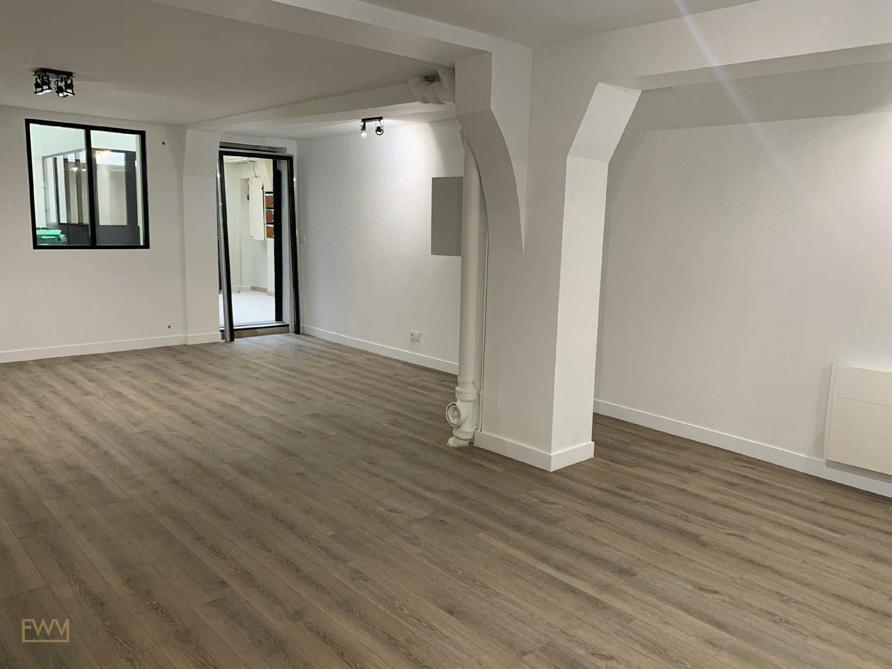 90 sqm Flexible Commercial Space in Passage du Chantier, Paris, pop up store