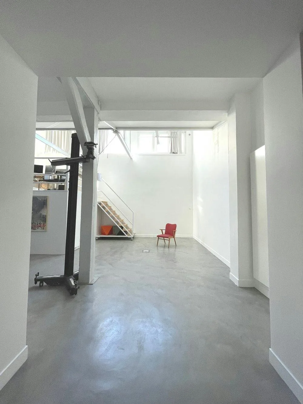 90 sqm Loft and Showroom on Rue Saint-Maur, Paris — 3