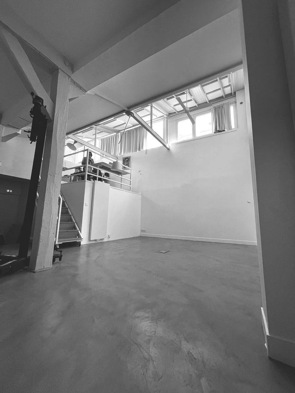 90 sqm Loft and Showroom on Rue Saint-Maur, Paris — 4