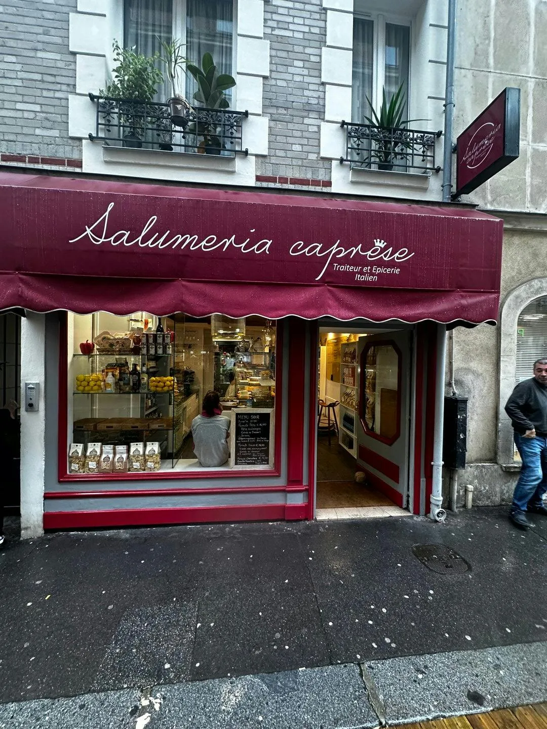 90 sqm Restaurant and Event Space on Rue Lauriston, Paris