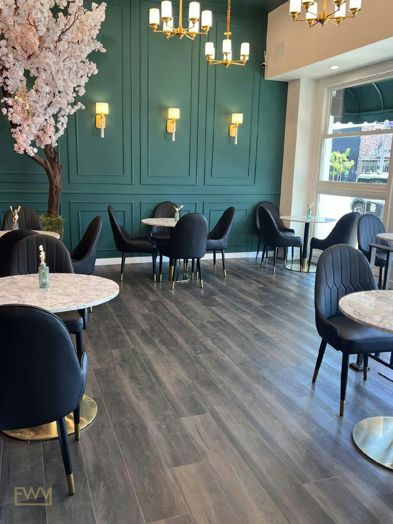 900 Sq Ft Multi-Purpose Cafe Space in West Hollywood, 84 sqm, pop up store in Los Angeles