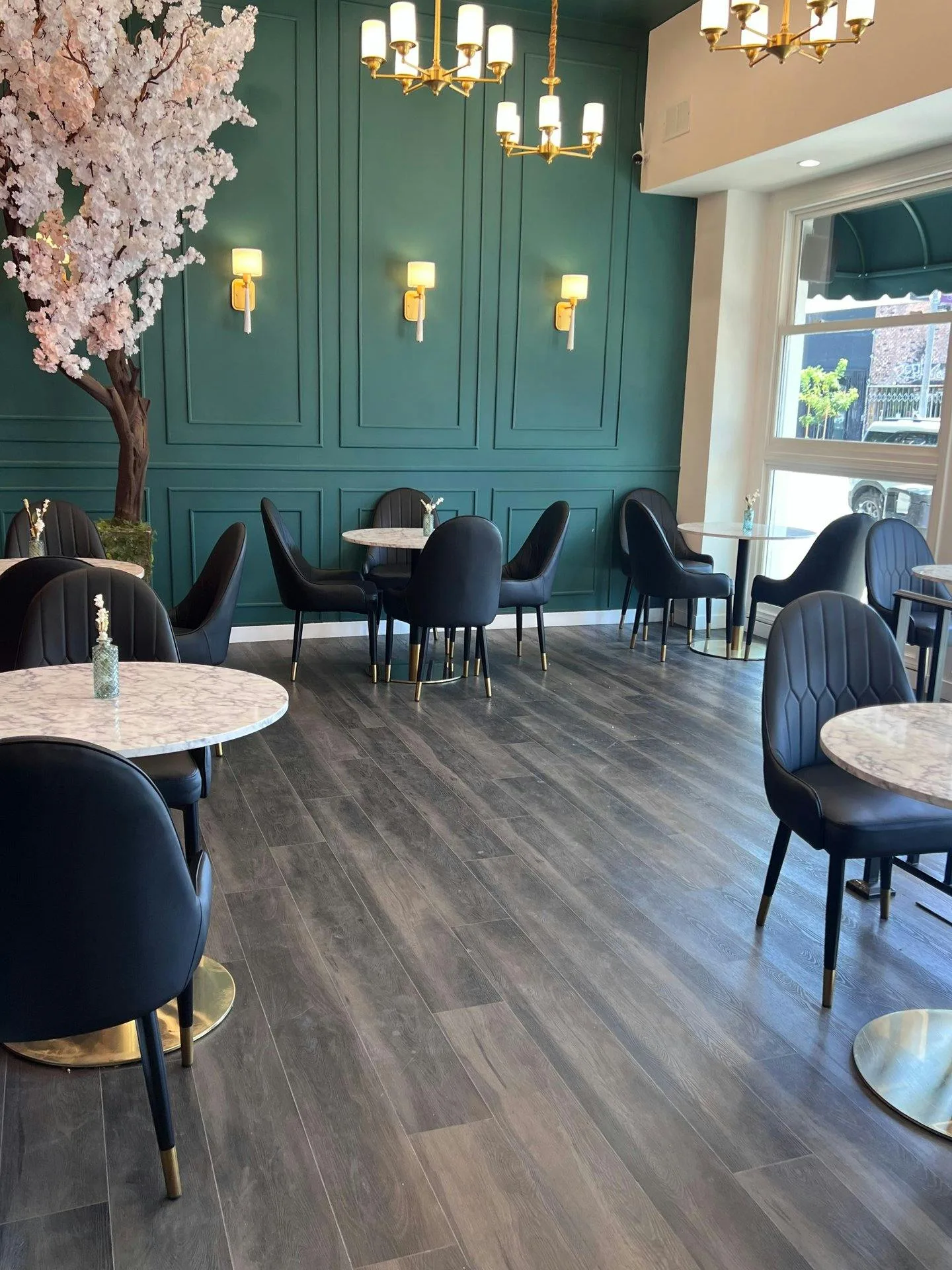 900 Sq Ft Multi-Purpose Cafe Space in West Hollywood