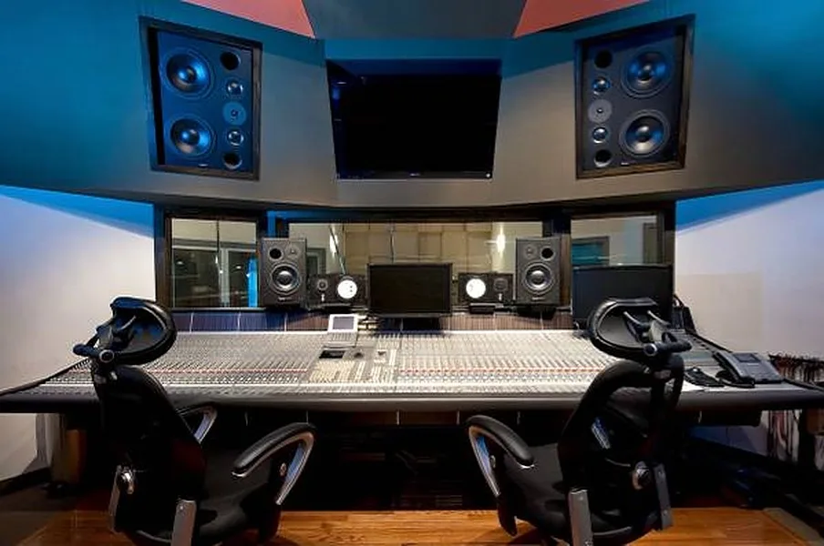 Acoustically Treated Production Suite for Rent, 22 sqm, content creation, pop-up rental in New York, third interior view