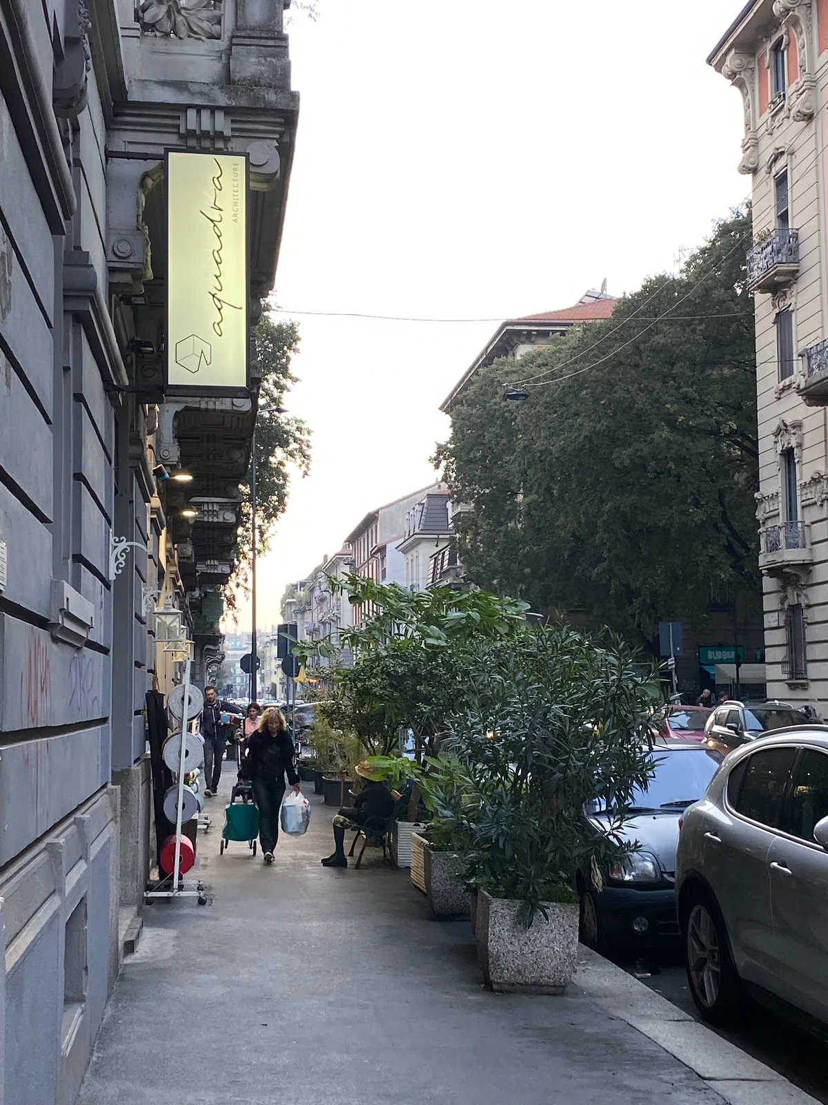 Affascinante spazio espositivo con vetrina a Milano, 45 sqm, pop up store, interior view