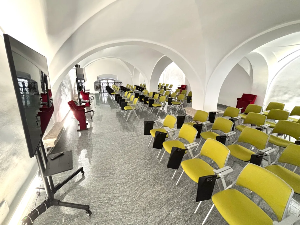 Ampia sala convegni per eventi aziendali, 93 sqm, corporate event, pop-up rental in Torino