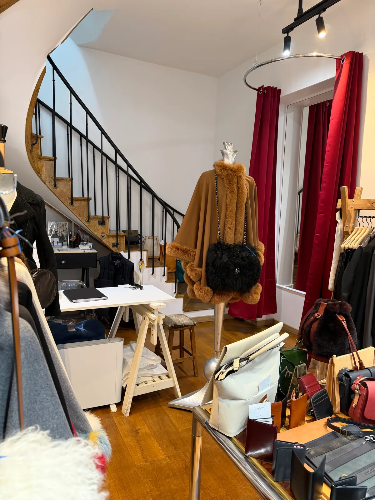 Ancien Atelier de Tailleur à Paris pour Pop-Ups, 40 sqm, pop up store, interior view
