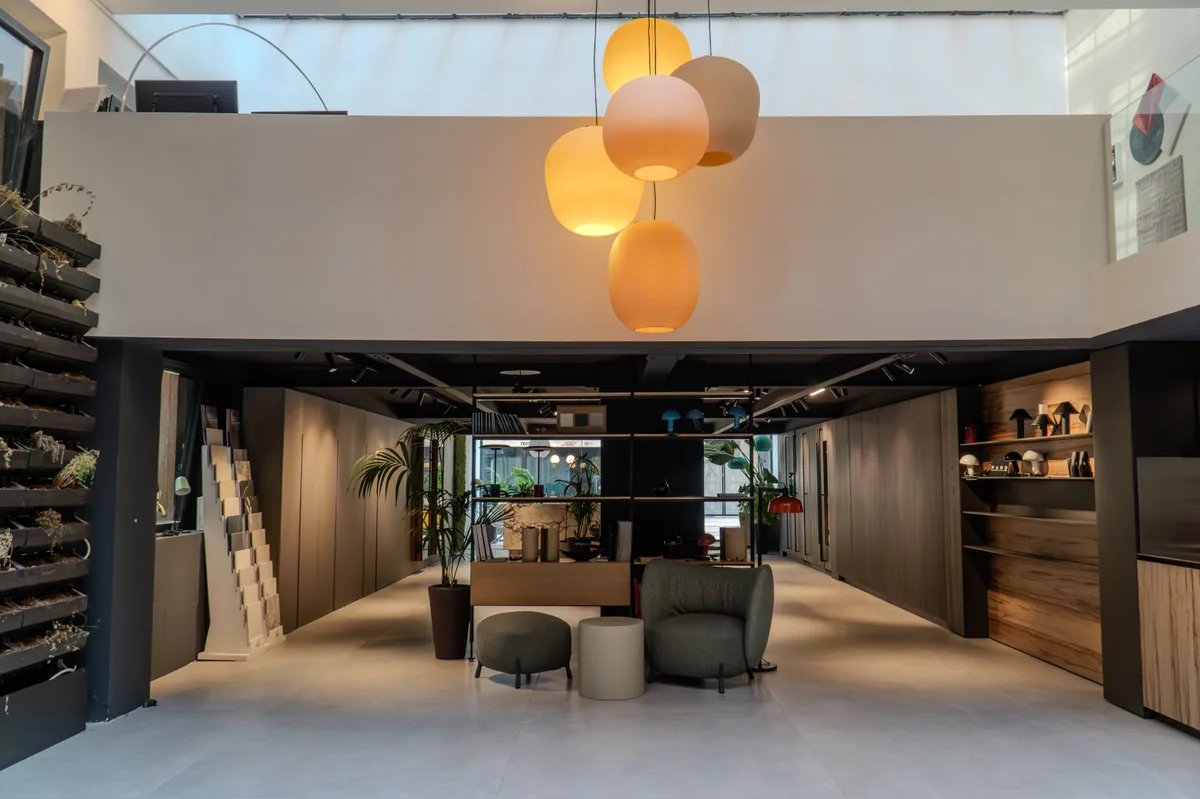 Architectural Showroom with Kitchen Space in Duomo, Milan, 350 sqm, showroom presentation, pop-up rental in Milano, second i…