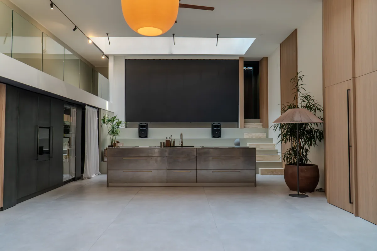 Architectural Showroom with Kitchen Space in Duomo, Milan, 350 sqm, showroom presentation, pop-up rental in Milano, third in…