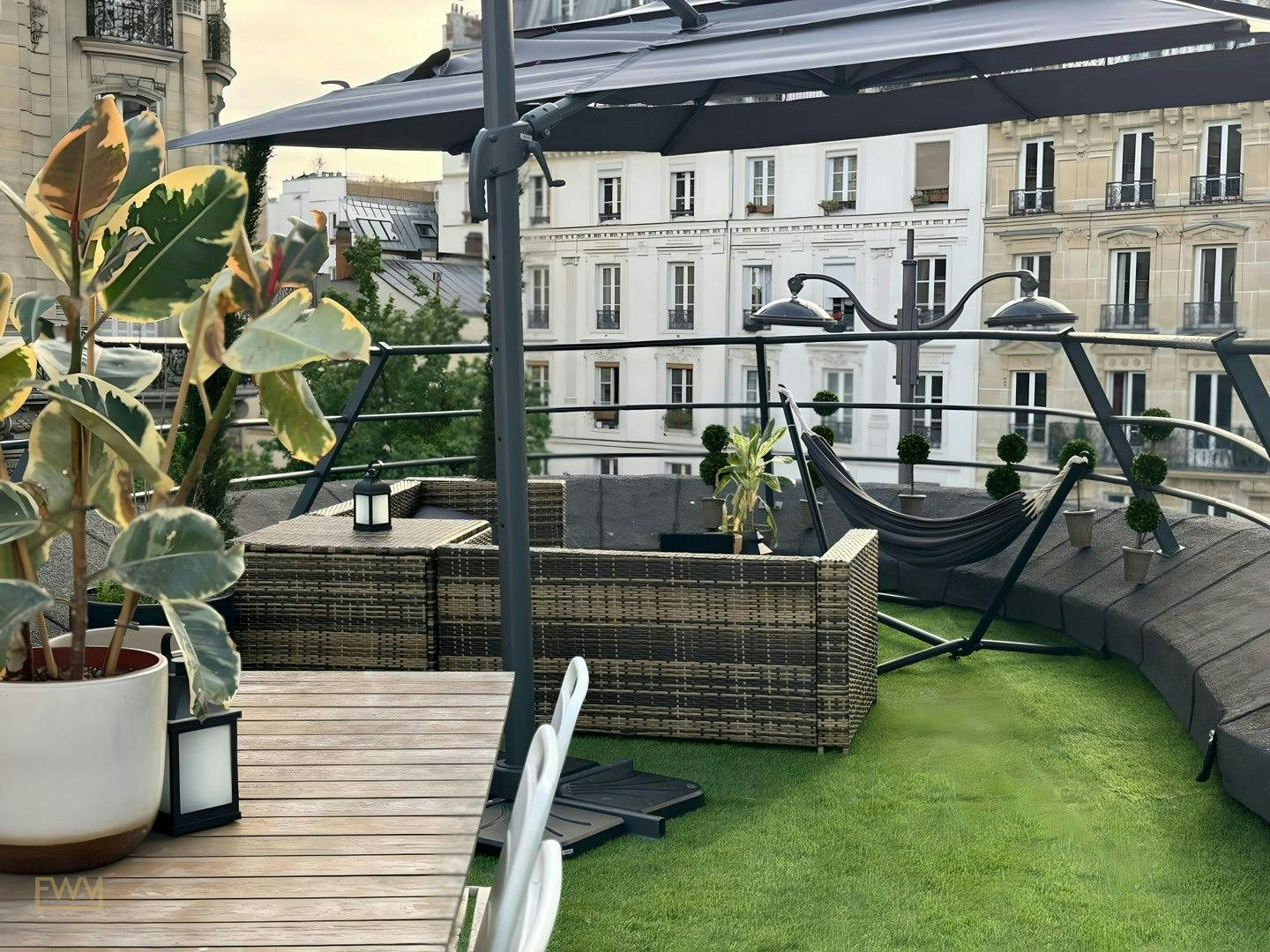 Art Deco Rooftop and Event Space with Sacre Coeur View — pop-up space in Paris