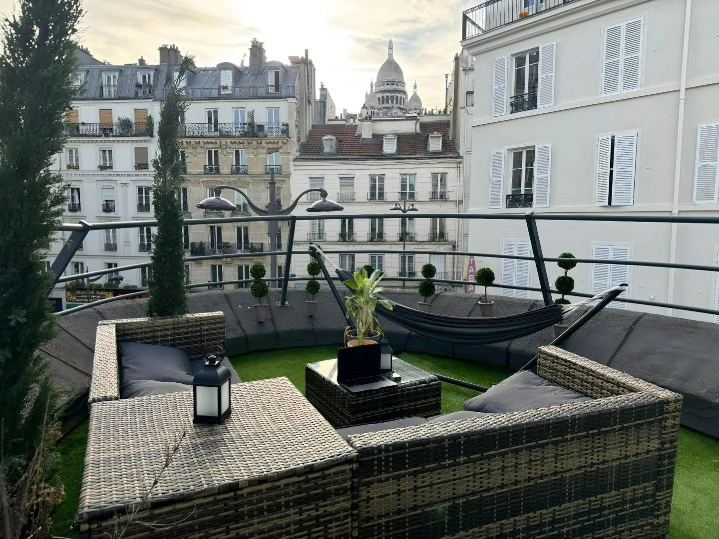 Art Deco Rooftop and Event Space with Sacre Coeur View — 3