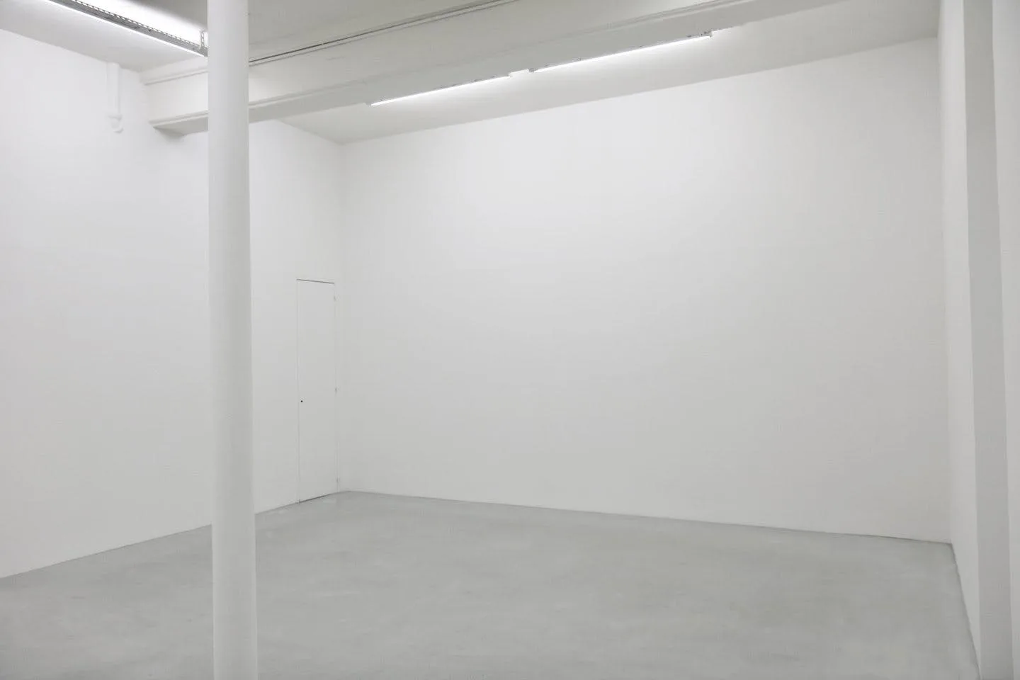 Art Gallery and Showroom on Rue de Turenne, Paris — 2