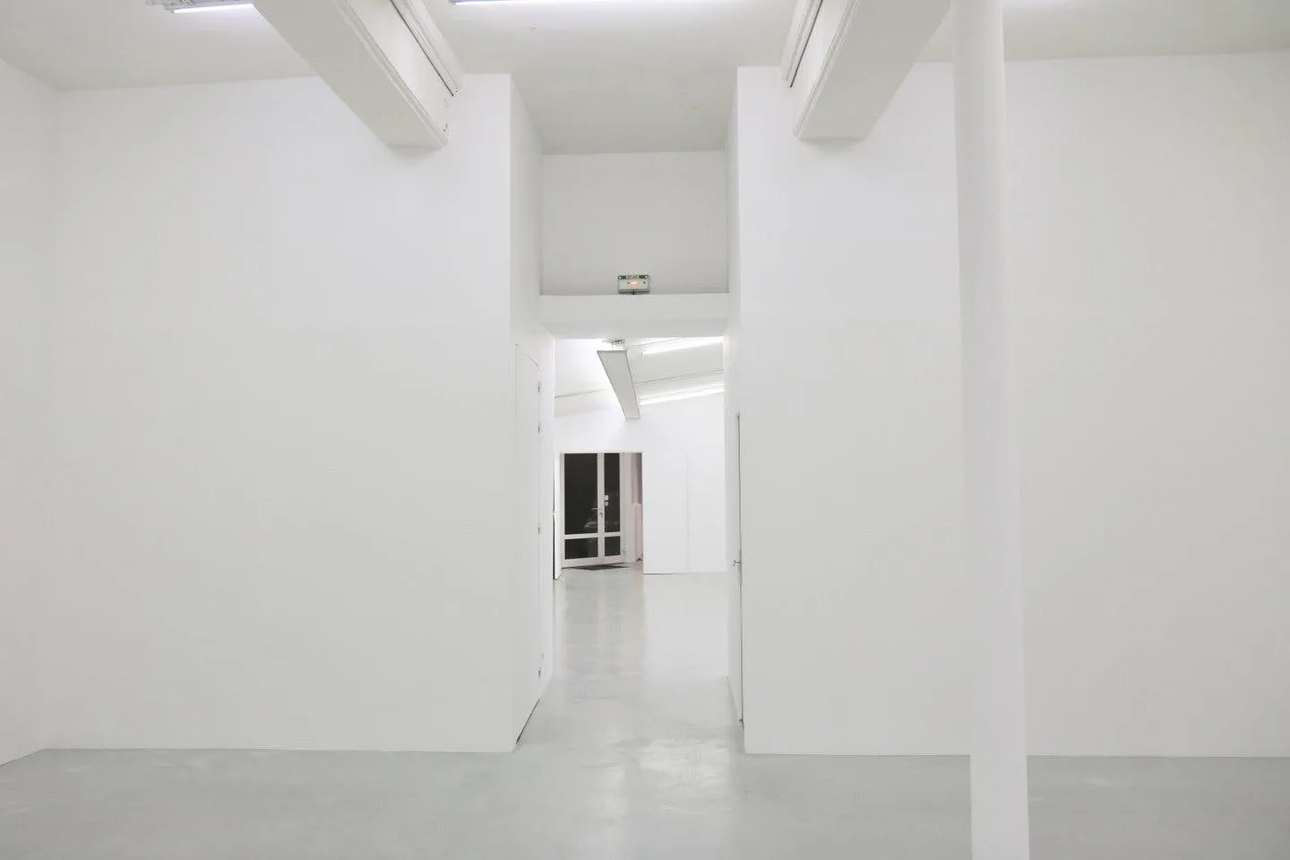 Art Gallery and Showroom on Rue de Turenne, Paris — 4