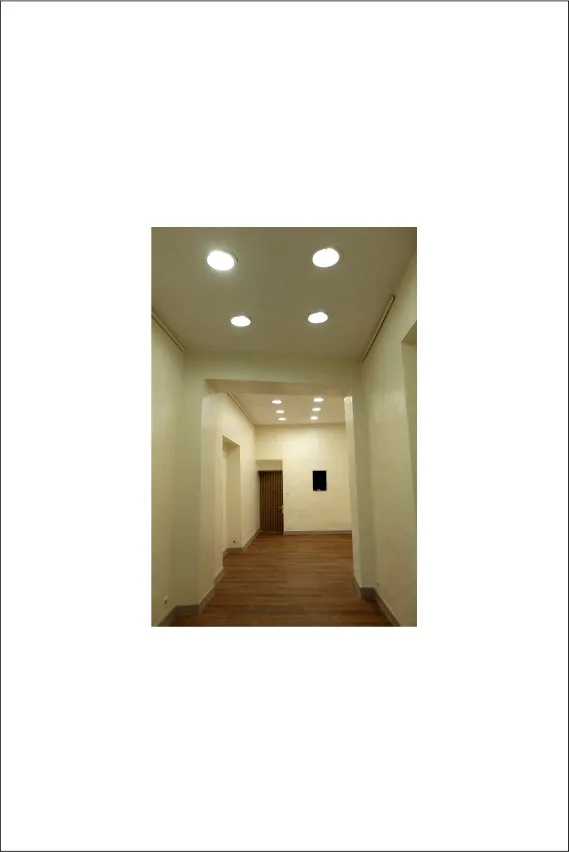 Art Gallery in the Heart of Old Antibes, 28 sqm, art exhibition, pop-up rental, interior view