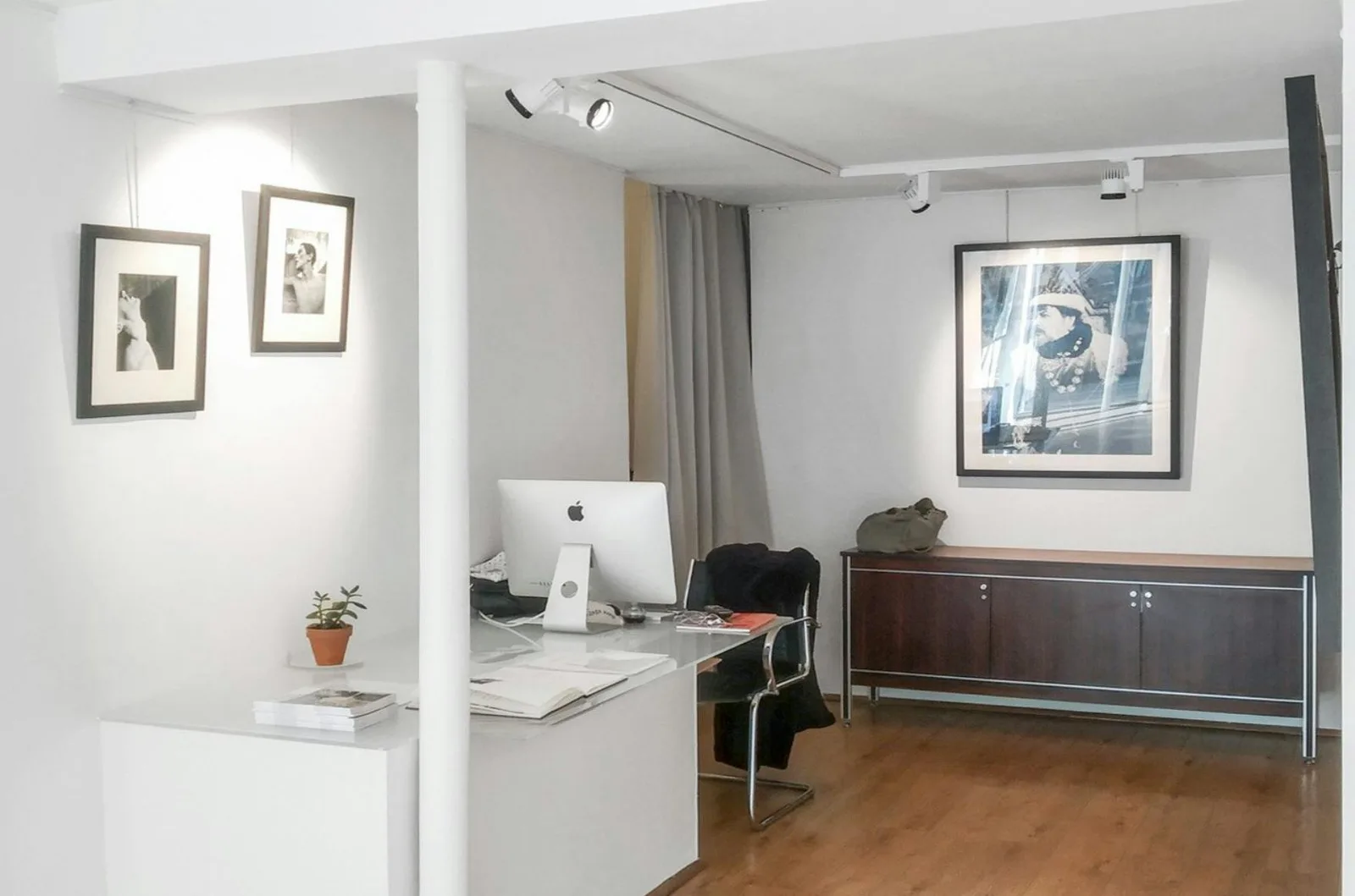 Art Gallery Space in Saint-Germain-des-Près, Paris — 3