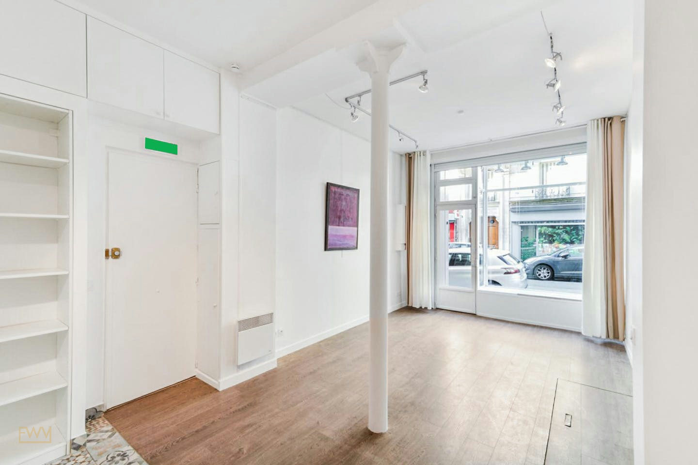Artistic Pop-Up Store in Paris 11th Arrondissement, 28 sqm, pop up store