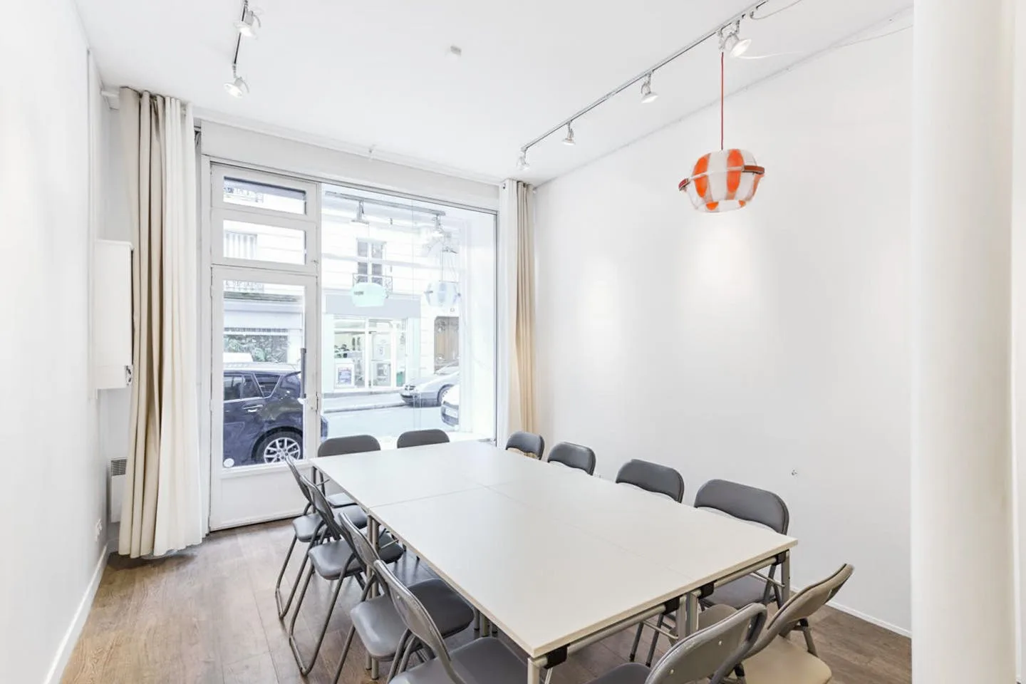 Artistic Pop-Up Store in Paris 11th Arrondissement — 5