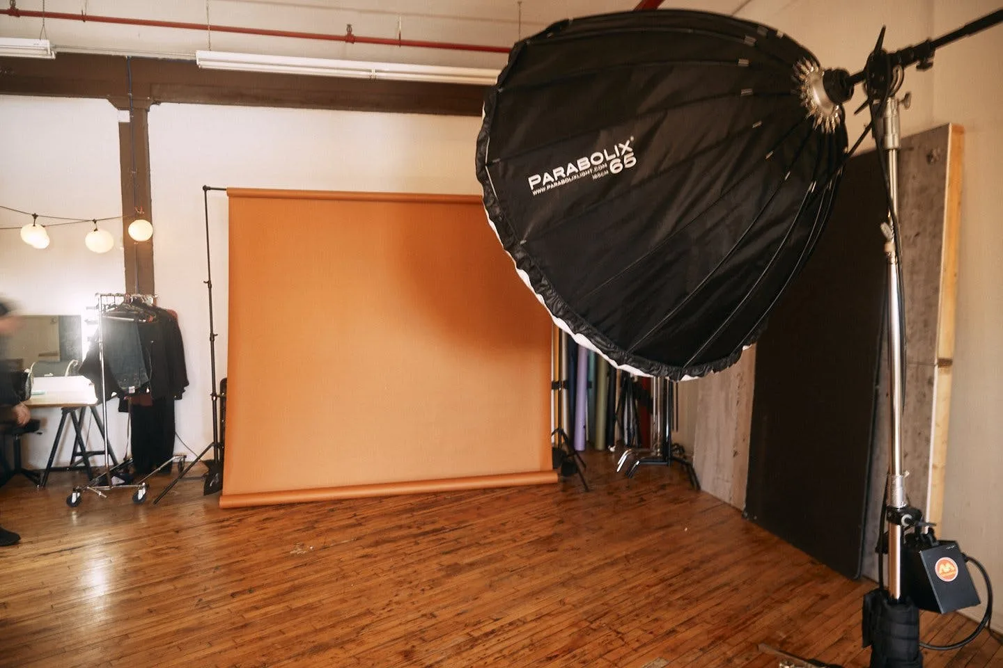 Artistic Studio with Natural Light in Saint Paul — 2