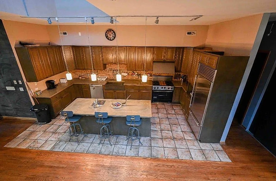Artsy and Homey Wicker Park Loft in Chicago — 2