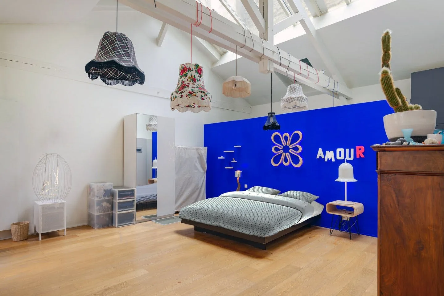 Arty Loft and Converted Workshop on Rue de Montreuil, Paris — 4