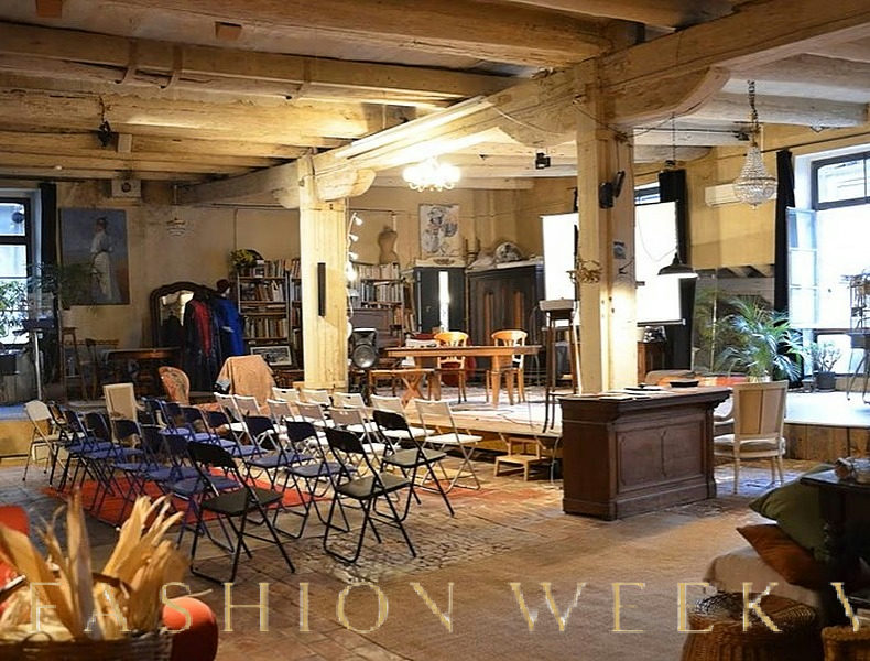 Atelier d'Artiste de 250 m² avec Scène et Piano, concert, pop-up rental in Marseille