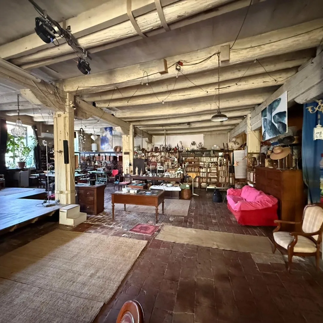 Atelier du 17ème siècle au coeur de Saint Victor, 250 sqm, conference, pop-up rental in Marseille